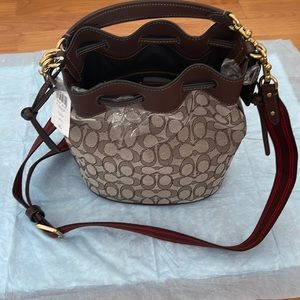 New COACH Small Field Bucket Bag In Signature Jacquard